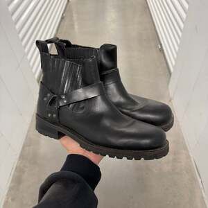 GBX Black Leather Harness Chelsea Boots Chunky Lug Sole Mens 13